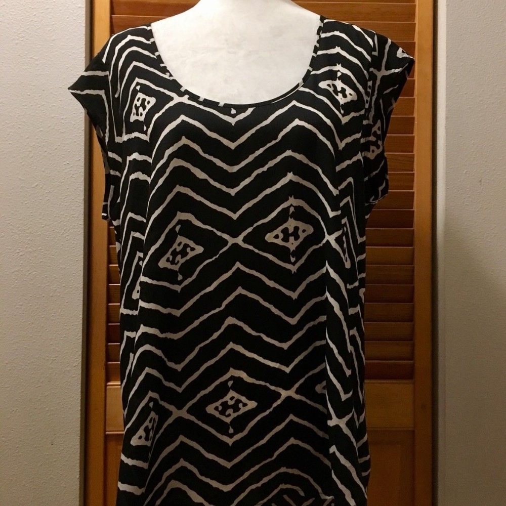 Daniel Rainn Women’s Black & White Ikat Top Size L